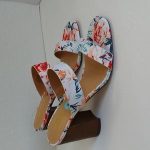 Unisa flowered slip on heel sandals size: 6 M